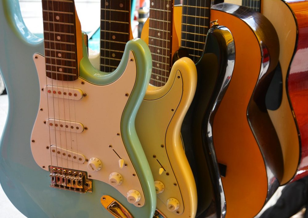 10 Best Electric Guitars for Beginners in 2019 (Buying Guide) - GuitarJunky